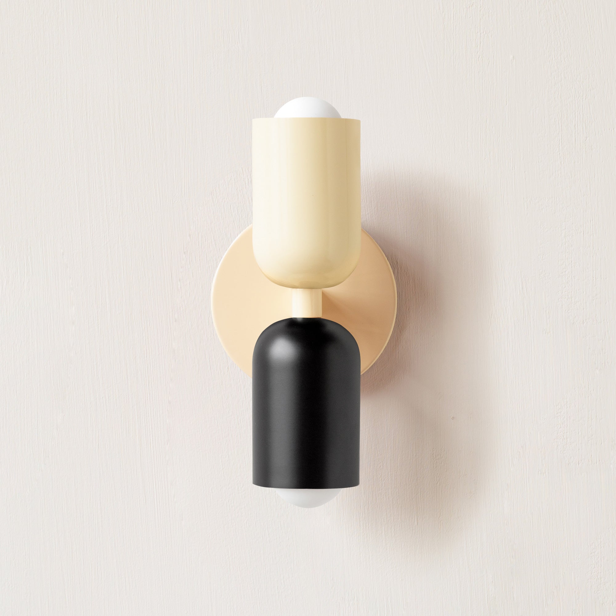 Brio - Designad vägglampa