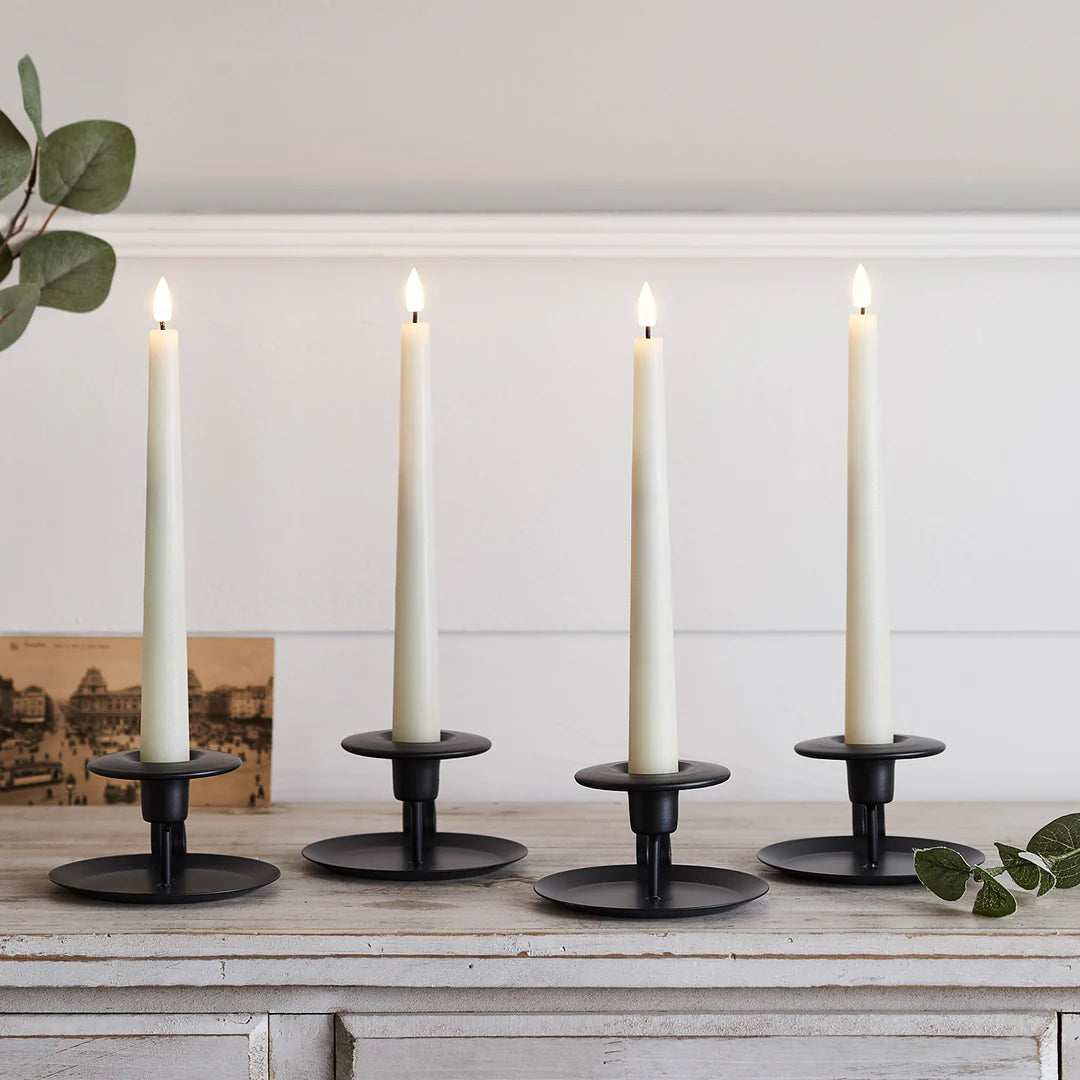 Set om 4 vaxljus med flammfria, flimrande LED-ljus