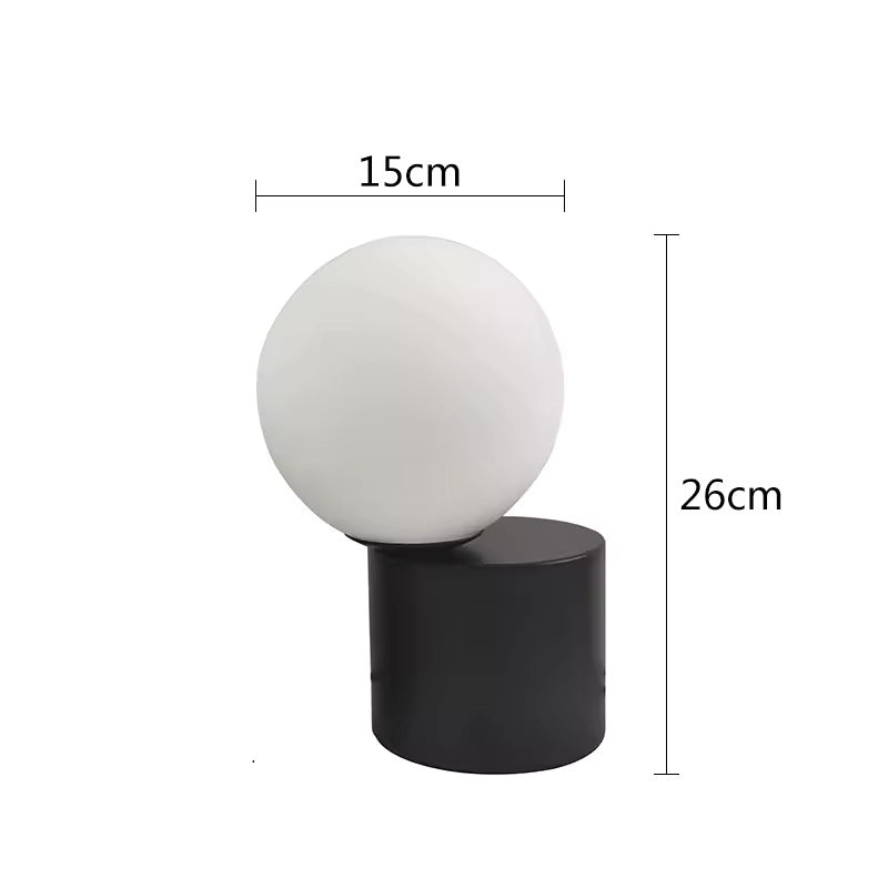 Latus - Bordslampa med nordisk glasboll
