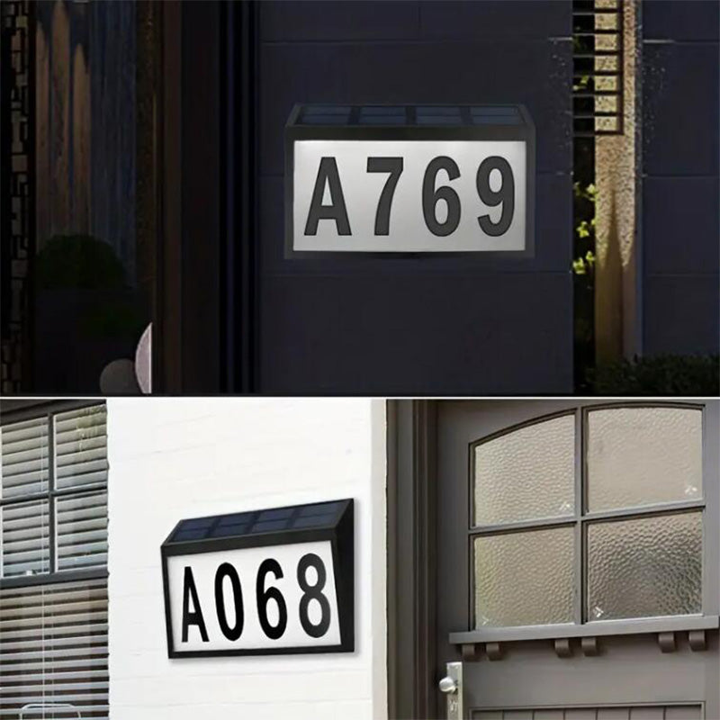 Luminös solcellsbaserad husskylt i akryl