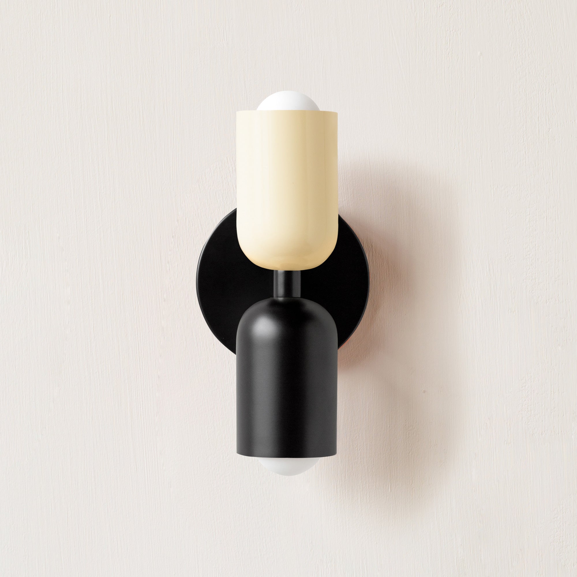Brio - Designad vägglampa