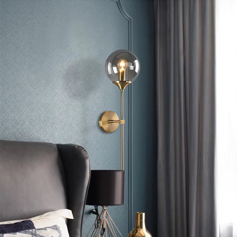 Vega - Modern vägglampa