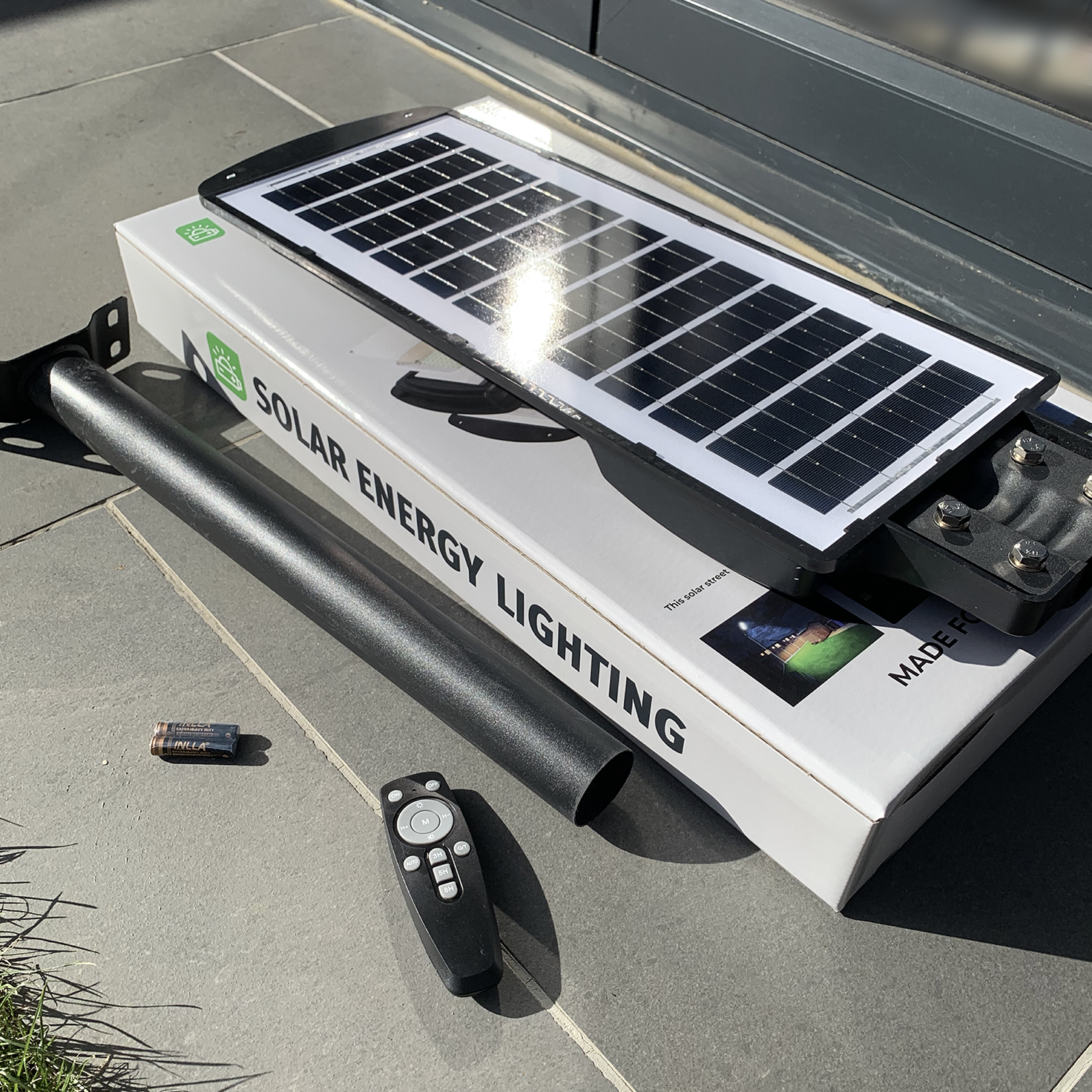 IlluminateSolarMega - 3 Lampor + 1 Gratis 450W/6500 Lumen Ultra-Ljusstarka Solcellslampor för Gatubelysning