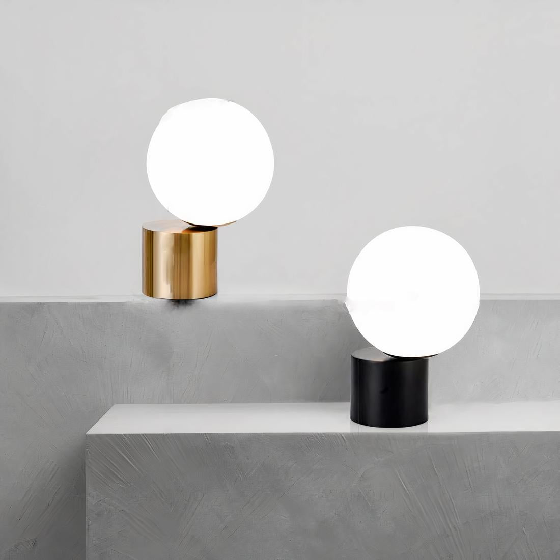 Latus - Bordslampa med nordisk glasboll