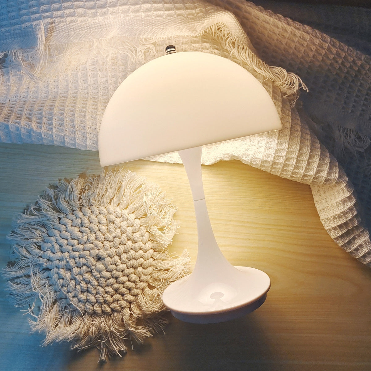 Donatello - Modern bordslampa