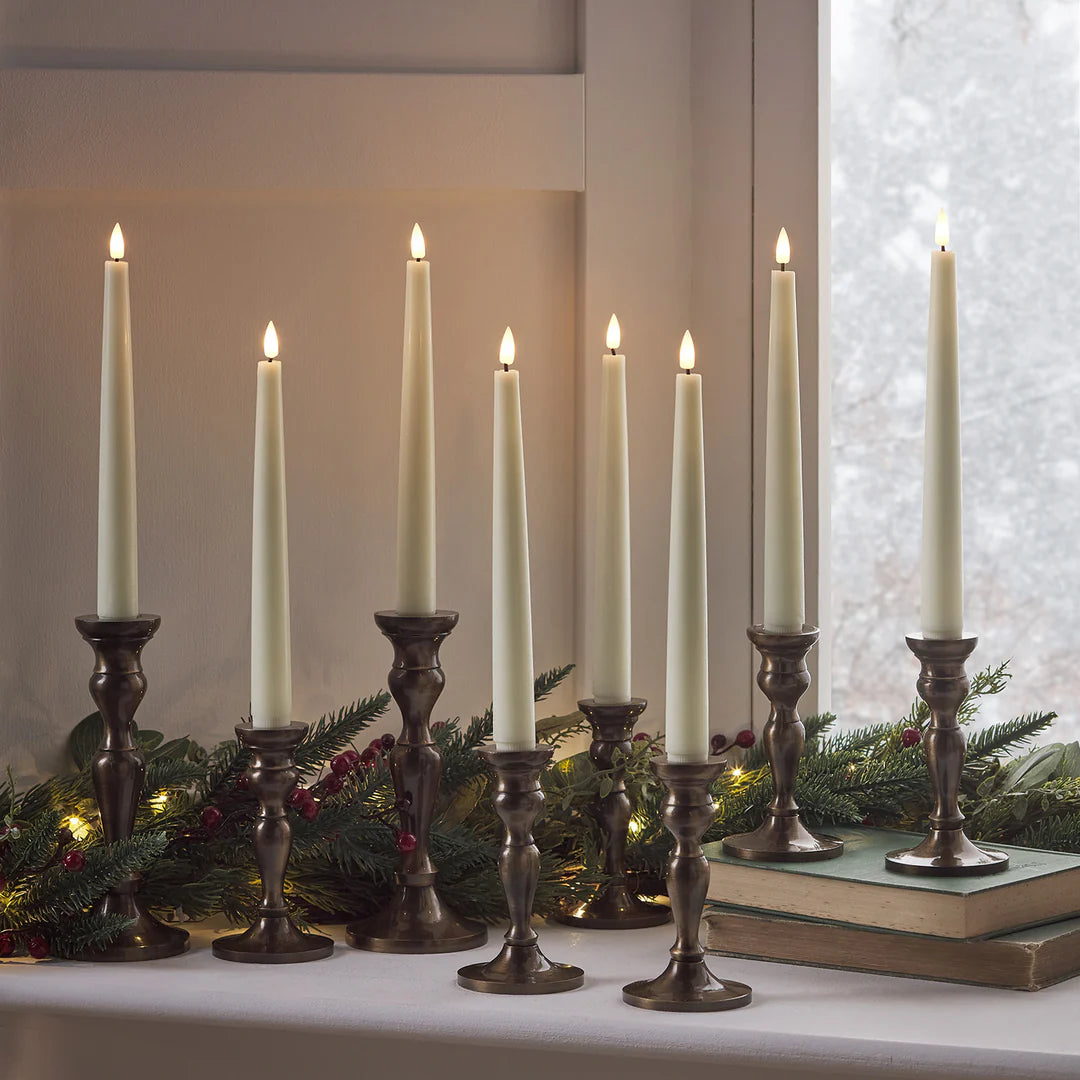Set om 4 vaxljus med flammfria, flimrande LED-ljus