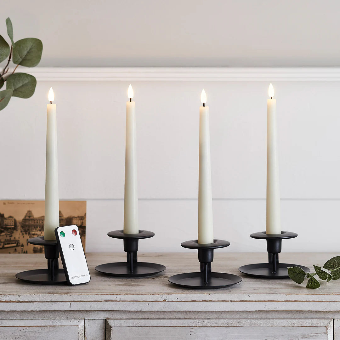 Set om 4 vaxljus med flammfria, flimrande LED-ljus
