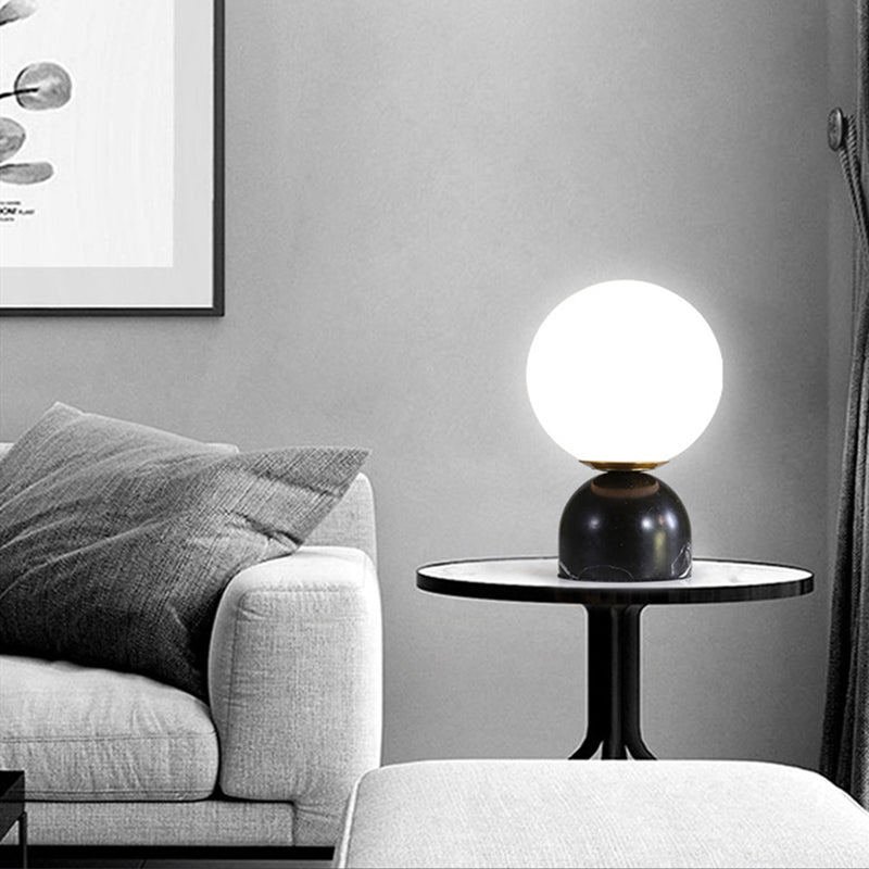 Globe - Modern nordisk bordslampa med glasboll